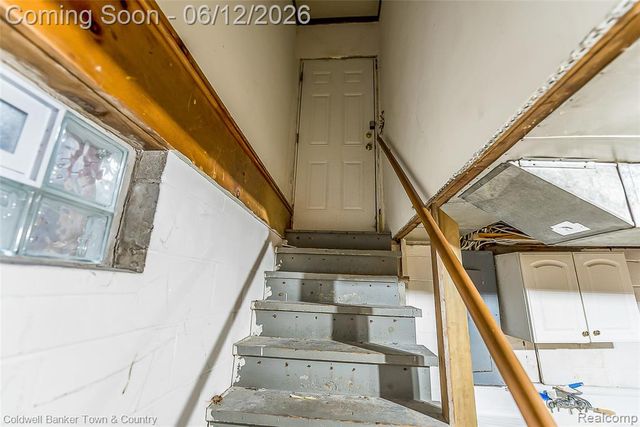 221 S Tompkins Street, Howell, MI 48843