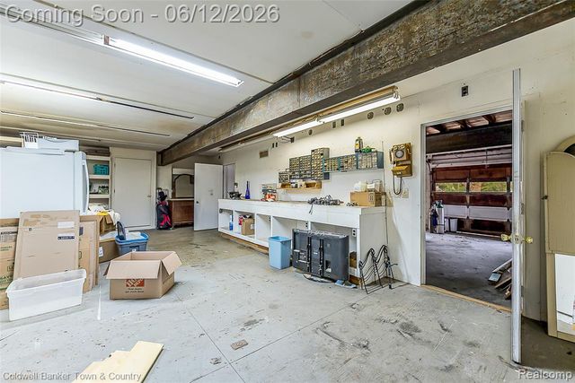 221 S Tompkins Street, Howell, MI 48843