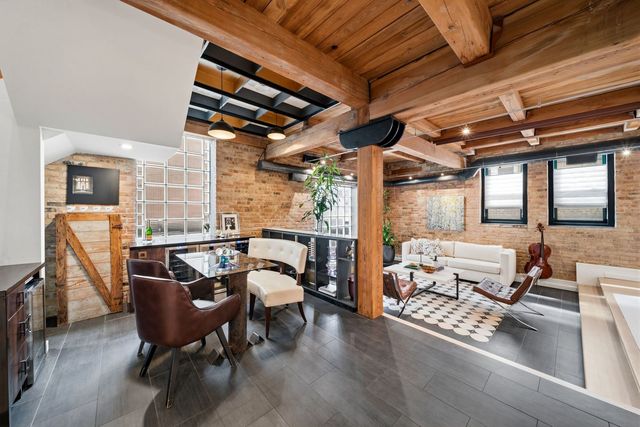 811 W Aldine Avenue 6S, Chicago, IL 60657