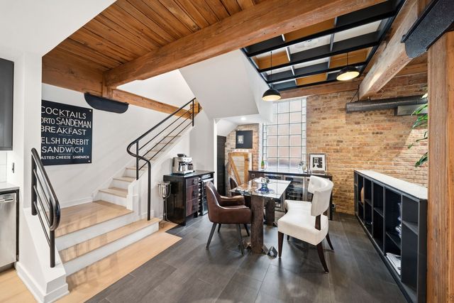 811 W Aldine Avenue 6S, Chicago, IL 60657