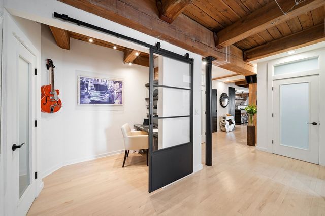 811 W Aldine Avenue 6S, Chicago, IL 60657