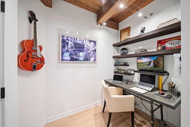 811 W Aldine Avenue 6S, Chicago, IL 60657