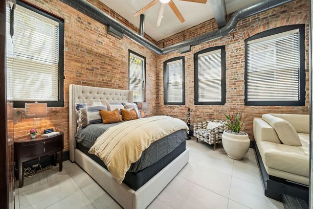 811 W Aldine Avenue 6S, Chicago, IL 60657