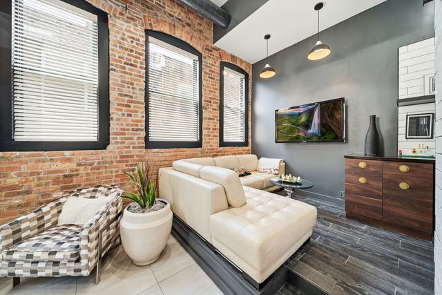 811 W Aldine Avenue 6S, Chicago, IL 60657