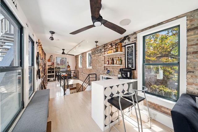 811 W Aldine Avenue 6S, Chicago, IL 60657