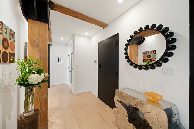 811 W Aldine Avenue 6S, Chicago, IL 60657