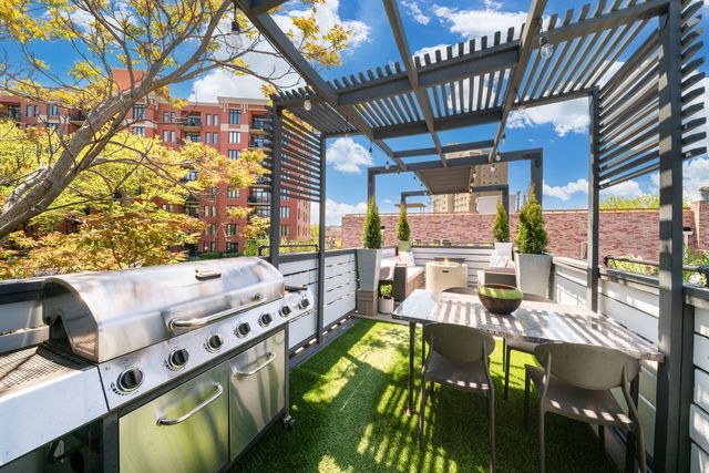 811 W Aldine Avenue 6S, Chicago, IL 60657