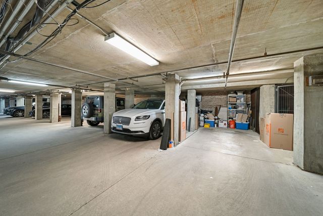 811 W Aldine Avenue 6S, Chicago, IL 60657