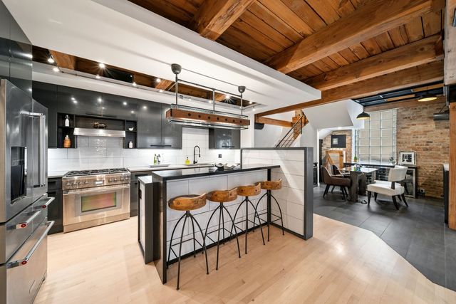 811 W Aldine Avenue 6S, Chicago, IL 60657