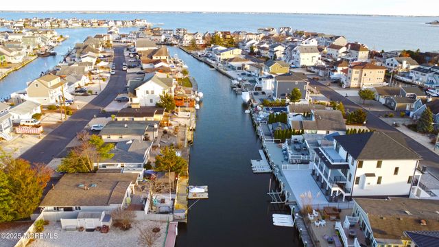 316 Silver Lagoon Drive, Toms River, NJ 08753