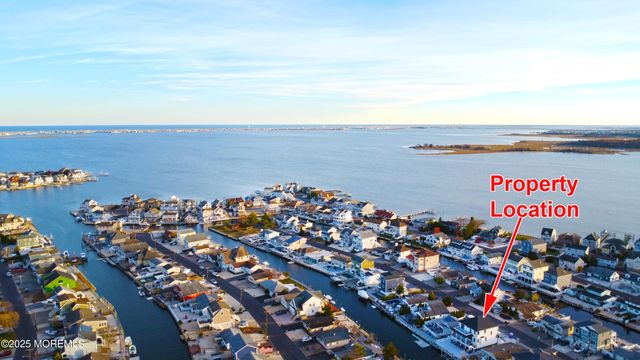 316 Silver Lagoon Drive, Toms River, NJ 08753