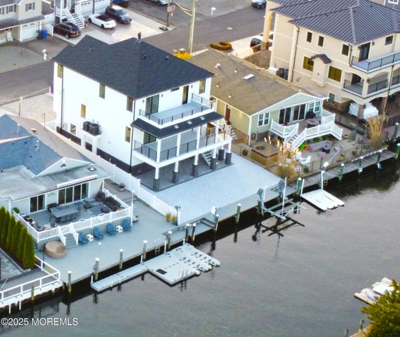 316 Silver Lagoon Drive, Toms River, NJ 08753