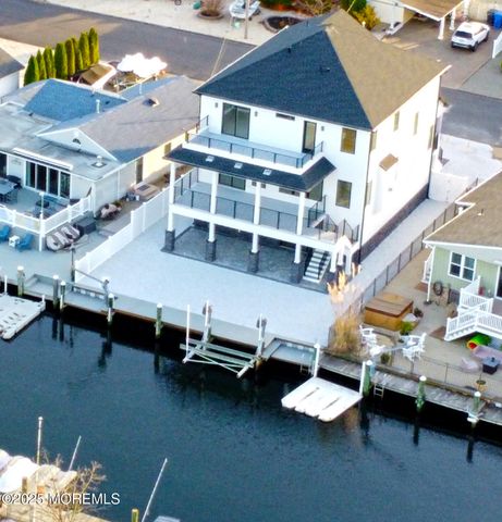 316 Silver Lagoon Drive, Toms River, NJ 08753