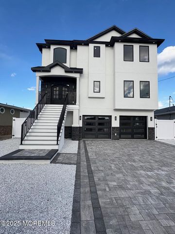 316 Silver Lagoon Drive, Toms River, NJ 08753