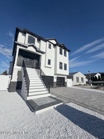 316 Silver Lagoon Drive, Toms River, NJ 08753