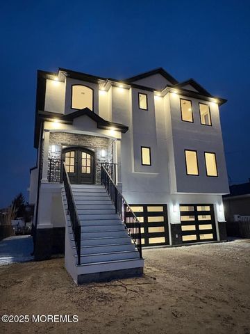 316 Silver Lagoon Drive, Toms River, NJ 08753