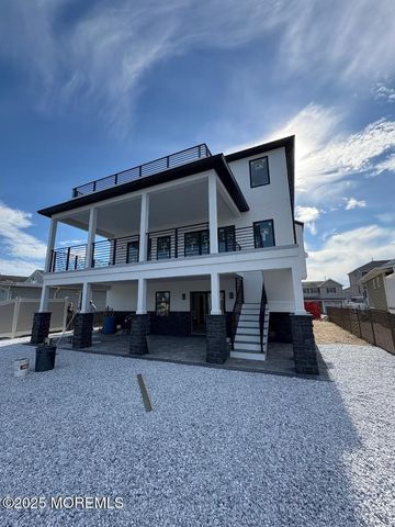 316 Silver Lagoon Drive, Toms River, NJ 08753