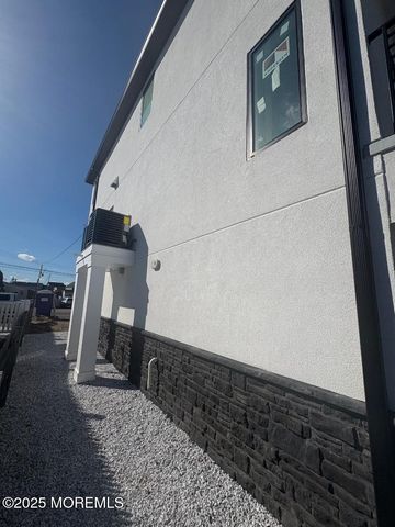 316 Silver Lagoon Drive, Toms River, NJ 08753