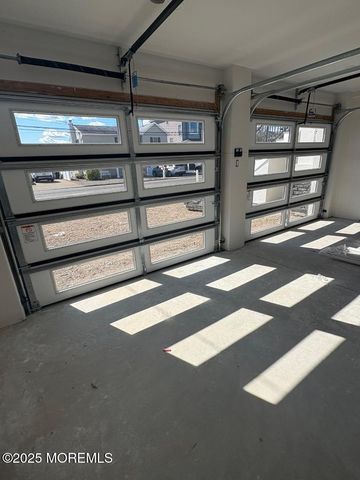 316 Silver Lagoon Drive, Toms River, NJ 08753