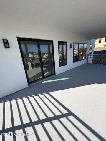 316 Silver Lagoon Drive, Toms River, NJ 08753