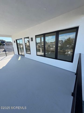 316 Silver Lagoon Drive, Toms River, NJ 08753