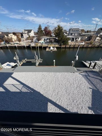 316 Silver Lagoon Drive, Toms River, NJ 08753