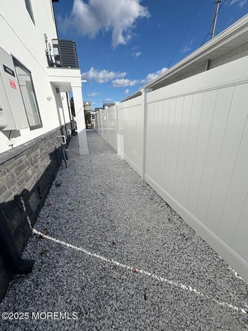 316 Silver Lagoon Drive, Toms River, NJ 08753