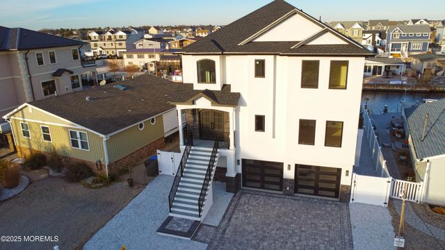 316 Silver Lagoon Drive, Toms River, NJ 08753