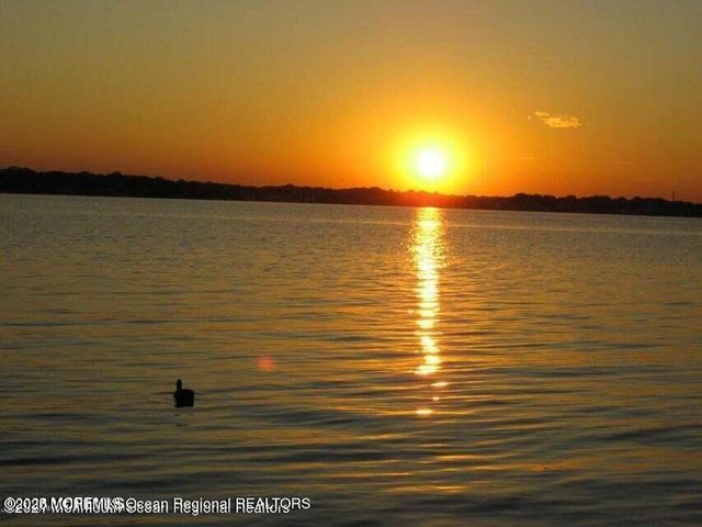 316 Silver Lagoon Drive, Toms River, NJ 08753