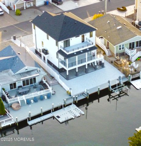 316 Silver Lagoon Drive, Toms River, NJ 08753