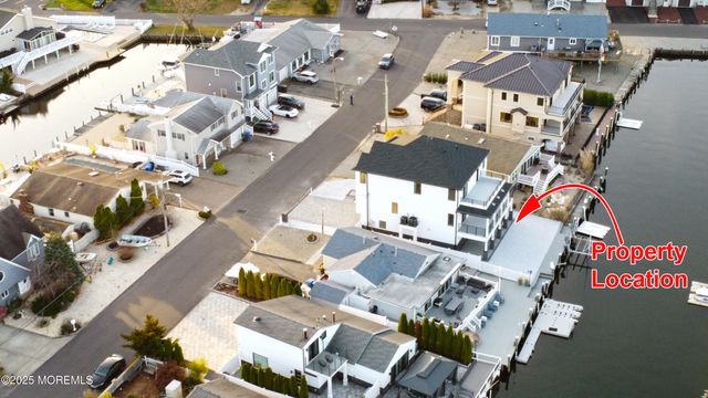 316 Silver Lagoon Drive, Toms River, NJ 08753