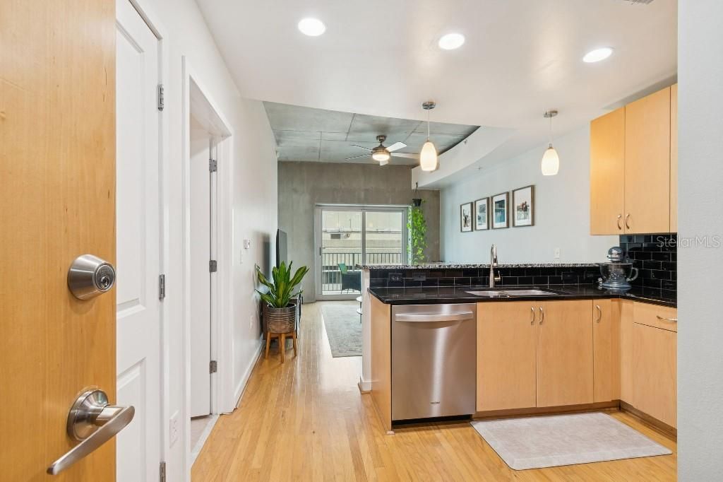 Image 3 of property listing at 777 N ASHLEY DRIVE 1116, Tampa, FL 33602