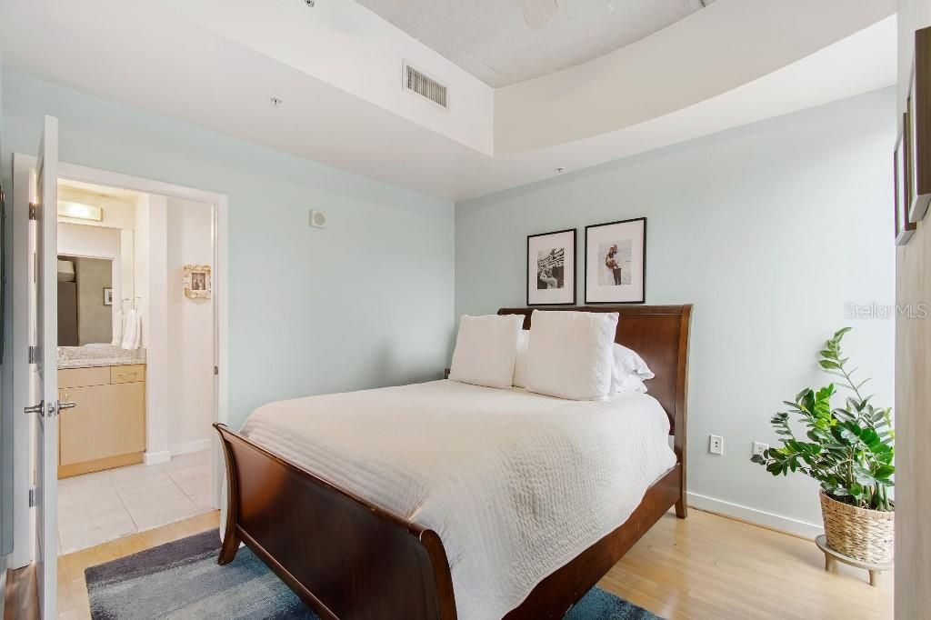 Image 8 of property listing at 777 N ASHLEY DRIVE 1116, Tampa, FL 33602