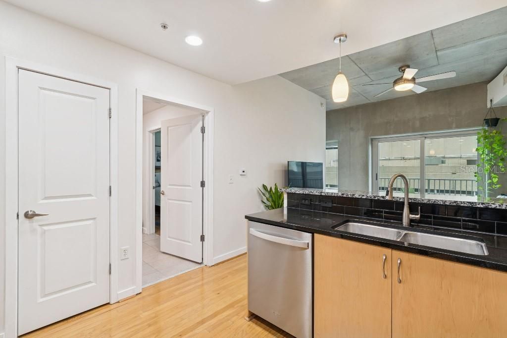 Image 9 of property listing at 777 N ASHLEY DRIVE 1116, Tampa, FL 33602