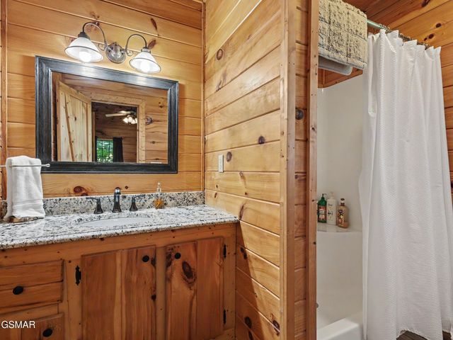 513 Parsons Branch Way, Gatlinburg, TN 37738