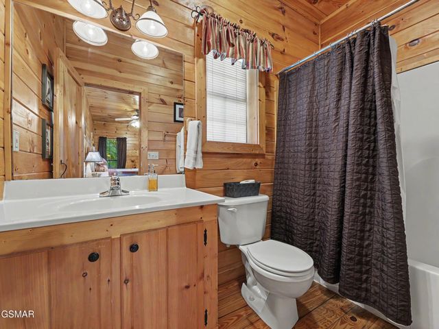 513 Parsons Branch Way, Gatlinburg, TN 37738