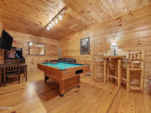 513 Parsons Branch Way, Gatlinburg, TN 37738