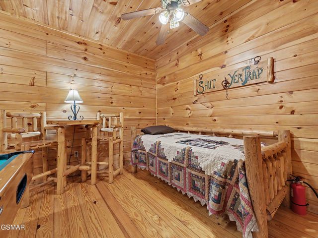 513 Parsons Branch Way, Gatlinburg, TN 37738
