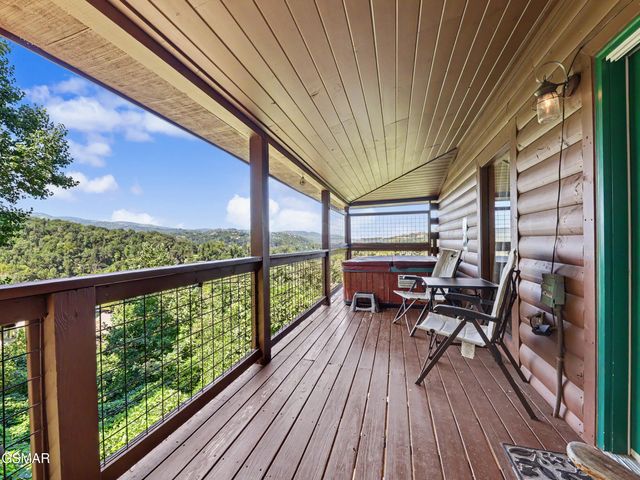 513 Parsons Branch Way, Gatlinburg, TN 37738