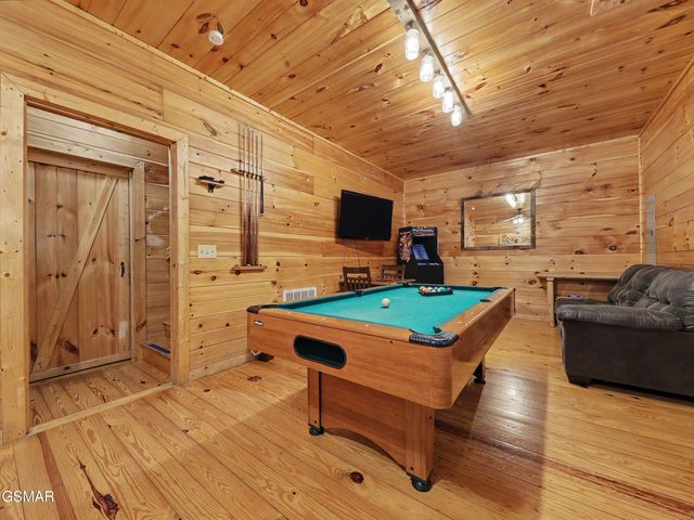513 Parsons Branch Way, Gatlinburg, TN 37738