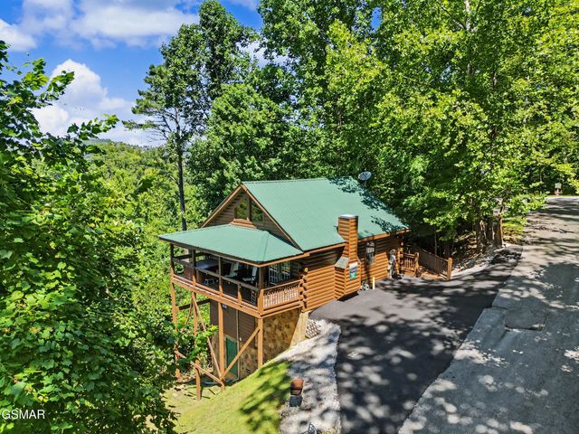513 Parsons Branch Way, Gatlinburg, TN 37738