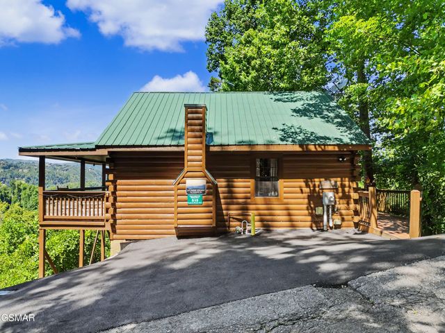 513 Parsons Branch Way, Gatlinburg, TN 37738