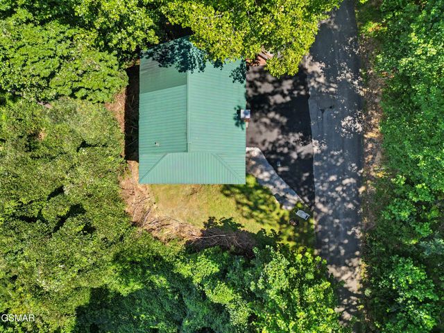 513 Parsons Branch Way, Gatlinburg, TN 37738