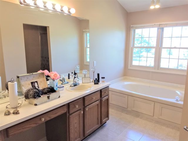 47498 Fox Run Drive, Canton, MI 48187