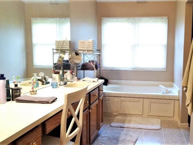 47498 Fox Run Drive, Canton, MI 48187