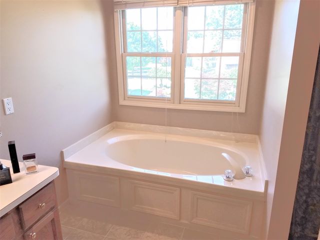 47498 Fox Run Drive, Canton, MI 48187