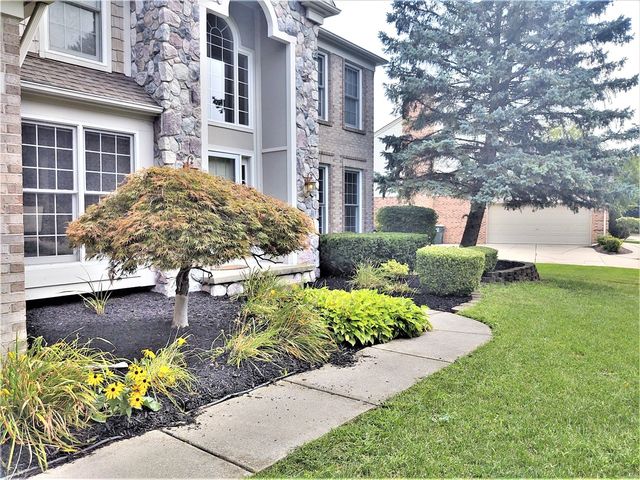 47498 Fox Run Drive, Canton, MI 48187