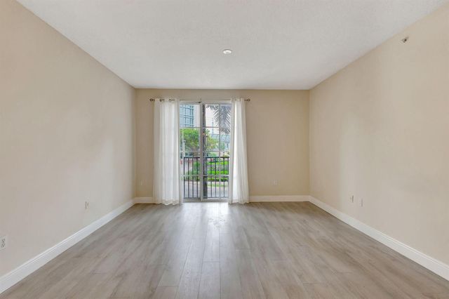 780 S Sapodilla Avenue 203, West Palm Beach, FL 33401