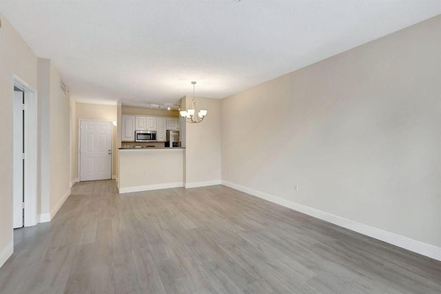 780 S Sapodilla Avenue 203, West Palm Beach, FL 33401