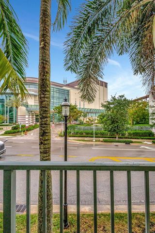 780 S Sapodilla Avenue 203, West Palm Beach, FL 33401